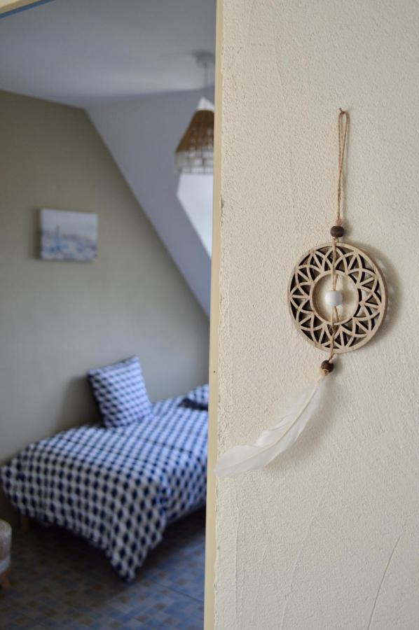 Bed and Breakfast La Pichonniere Isigny-le-Buat Екстер'єр фото