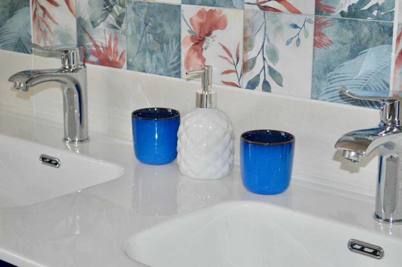 Bed and Breakfast La Pichonniere Isigny-le-Buat Екстер'єр фото