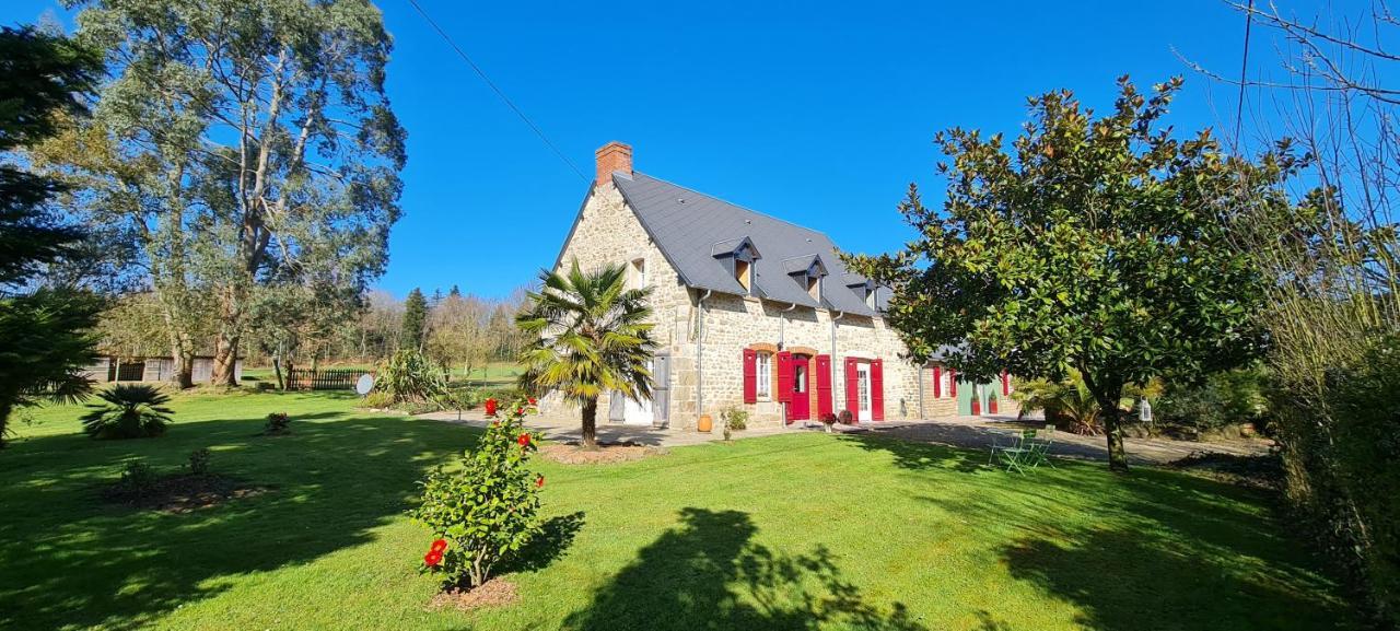 Bed and Breakfast La Pichonniere Isigny-le-Buat Екстер'єр фото
