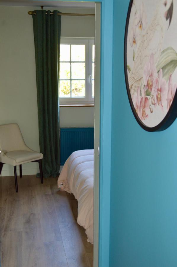 Bed and Breakfast La Pichonniere Isigny-le-Buat Екстер'єр фото